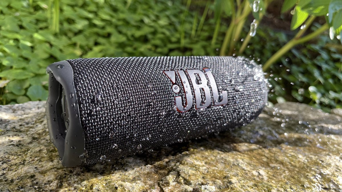 Der JBL Flip 6 ist klasse – trotzdem solltet ihr euch den Speaker jetzt nicht kaufen