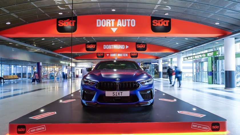 SIXT-Flughafen-Werbung_DTM_2020_DORT_AUTO_1