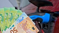 Kredite nur noch für E-Autos: Bank finanziert keine Verbrenner mehr