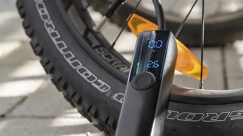 Aldi bicycle pump on sale