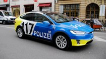 Polizisten im Tesla eingesperrt: Kuriose Verfolgungsjagd im Schritttempo