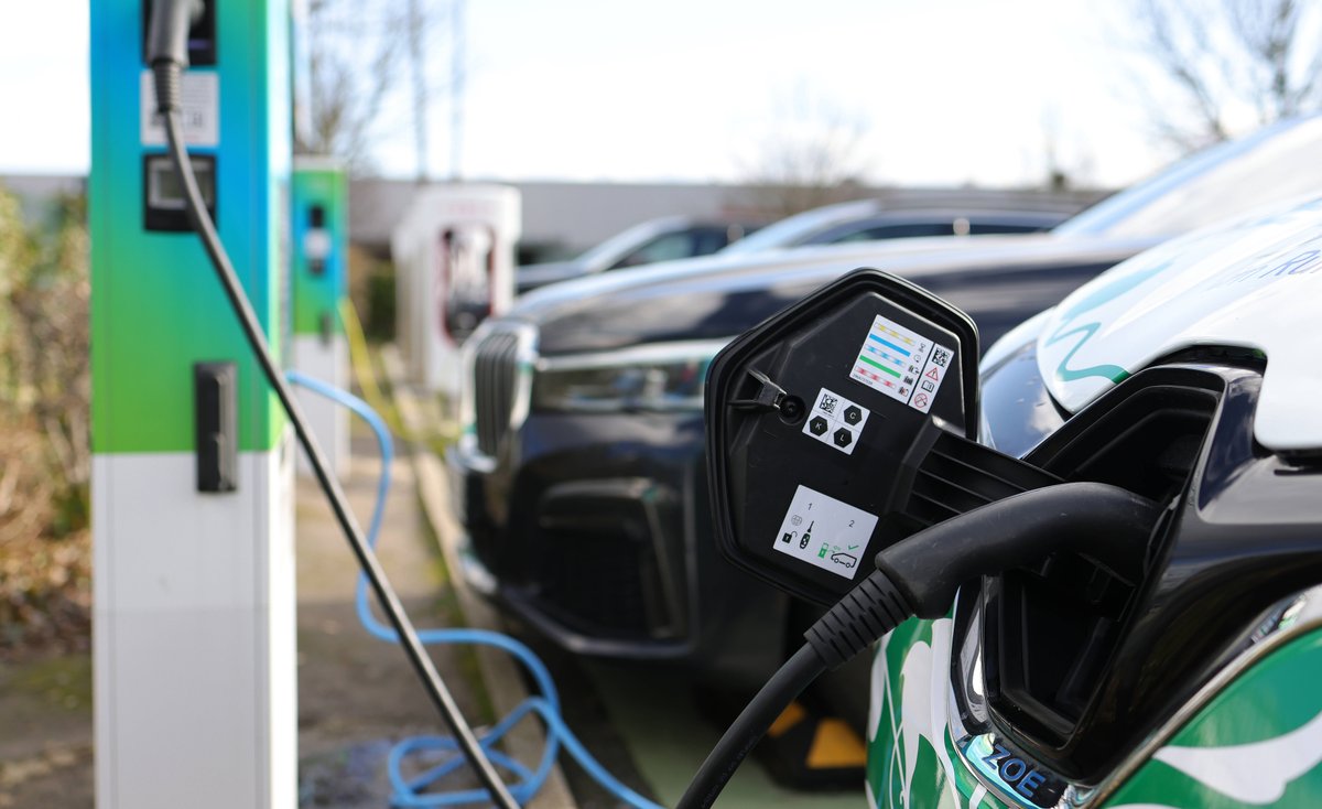 Renault Zoe Ladestation E Auto IMAGO snowfieldphotography rcm1200x0u E-Auto-Panne: ADAC verrät die Achillesferse der Stromer