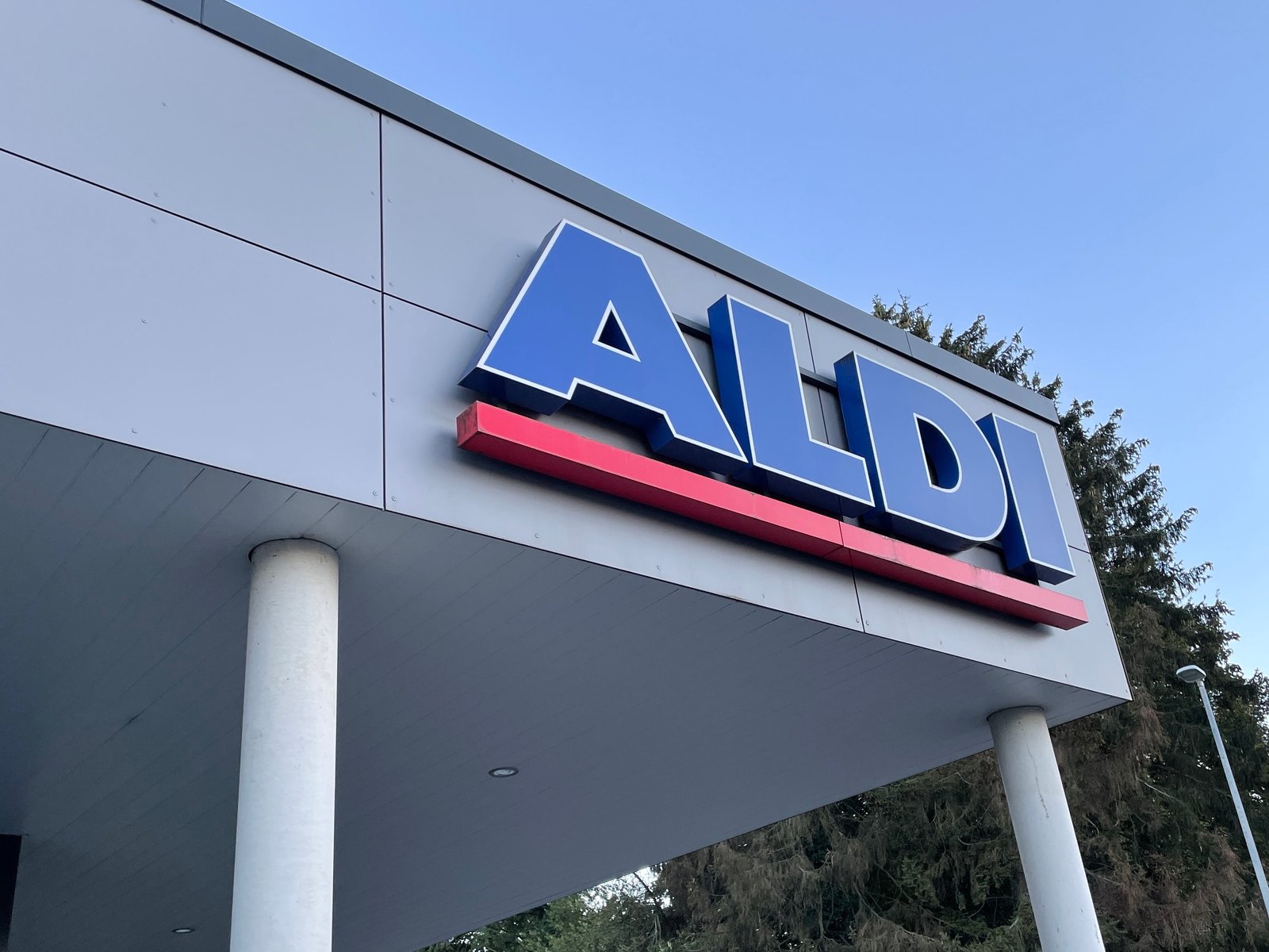 Aldi verkauft heute ein gnstiges E-Bike, das ihr berall hin mitnehmen  knnt