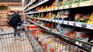 Aldi als Vorbild: Weitere Supermärkte schließen früher