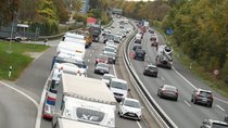 Was gilt auf Autobahnen? Theoretische Führerscheinprüfung bestehen