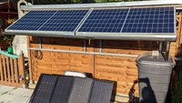 Balkonkraftwerk: Bundesnetzagentur gibt Verbrauchern bei Mini-Solaranlagen Rückendeckung