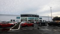 Renault-Chef mahnt: Tesla macht E-Autos Probleme