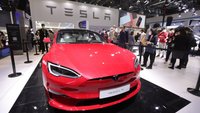 Von wegen Spitzentechnik: Musk fährt Teslas Autopilot gegen die Wand