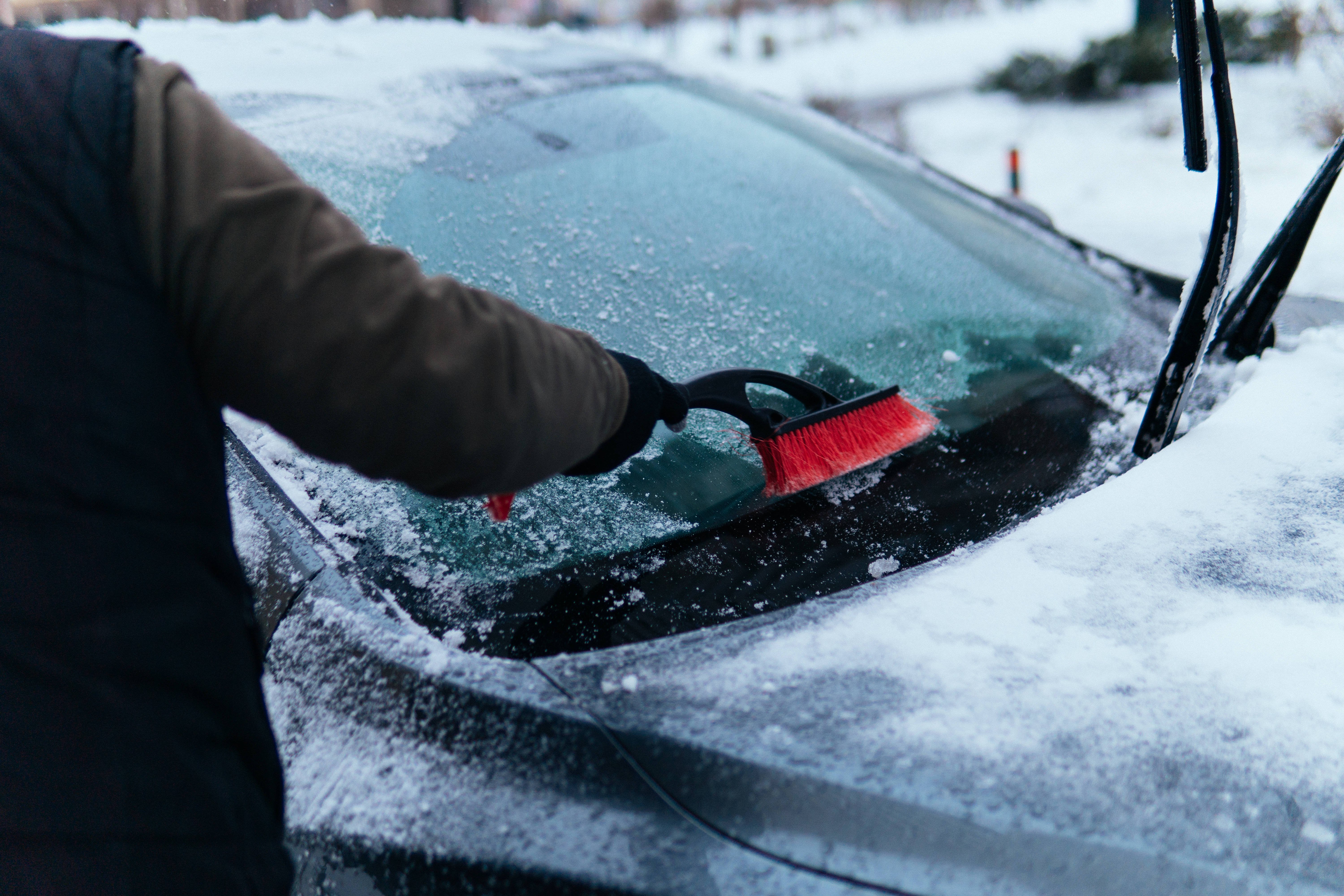 Autofahren im Winter: Tipps für Eis, Schnee & Kälte