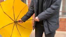Die Masche mit dem Regenschirm – so funktioniert der Trick der Handy-Diebe
