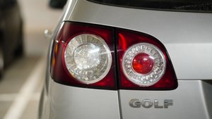 VW schafft es nicht alleine: E-Golf ohne Hilfe undenkbar