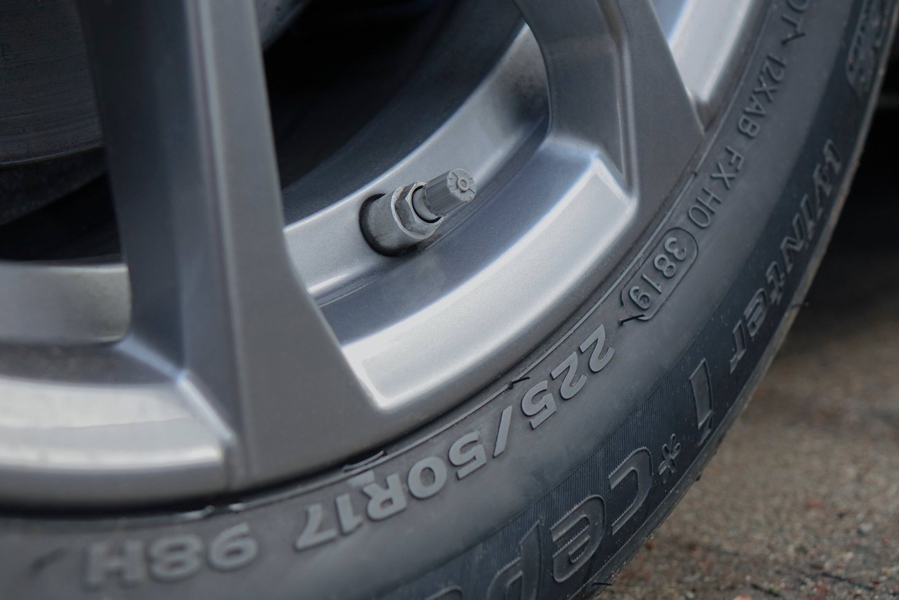 Wie alt dürfen Reifen sein? Das sagen Gesetz, TÜV und ADAC