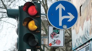 Rotlichtverstoß: bei rot über die Ampel – Strafen & Bußgelder