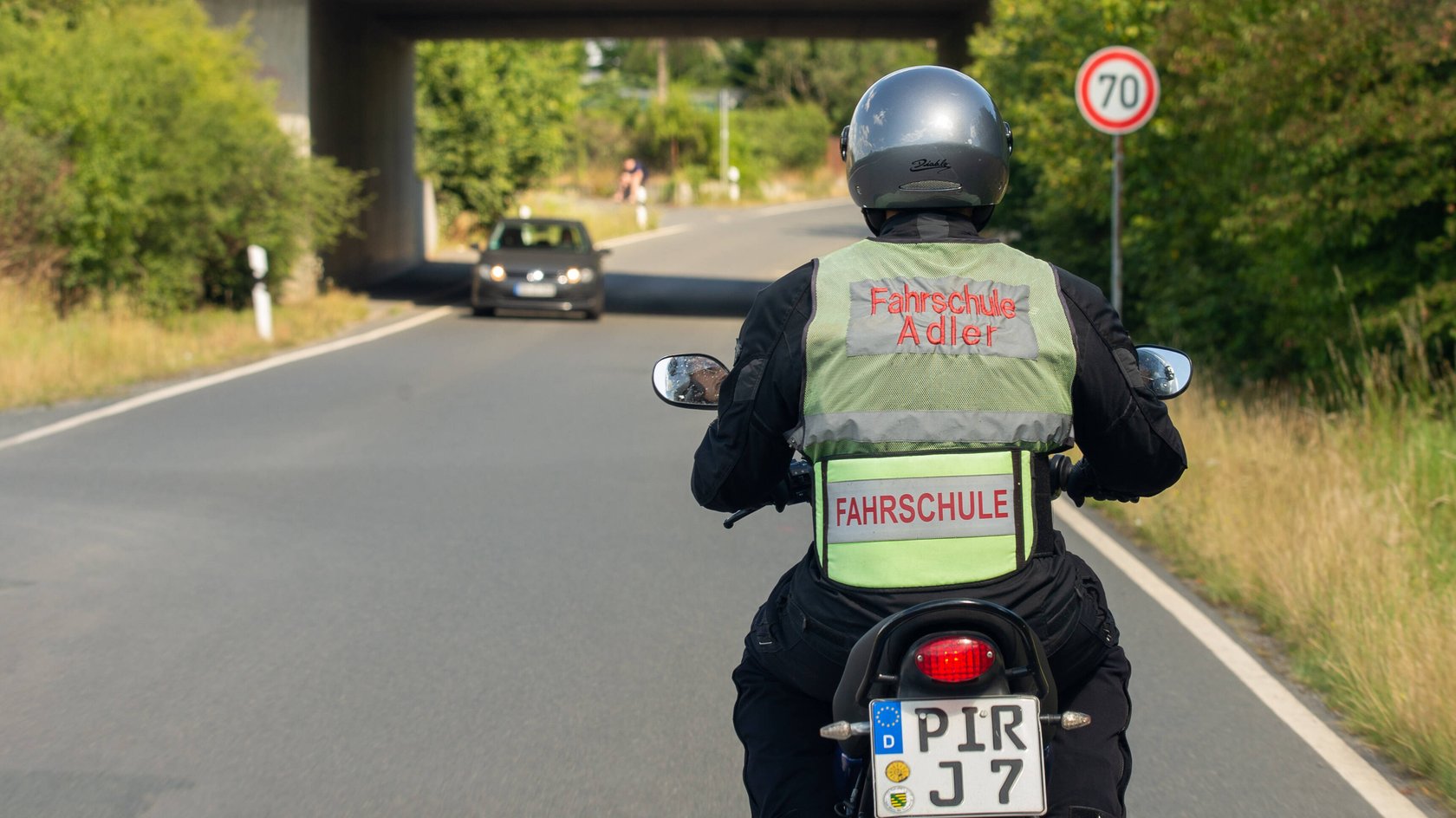 B196-Führerschein: Kosten, Anforderungen & Fahrstunden