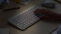 Amazon verkauft hochwertige Bluetooth-Tastatur mit Tasten­beleuchtung zum Kracherpreis