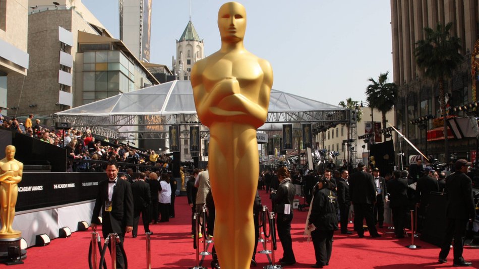 Ohrfeigen, Brüste, Boykott: 9 unvergessliche Skandale der Oscar-Geschichte