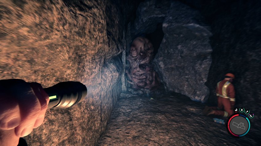 Die Taschenlampe hilft euch dabei, in der Dunkelheit von Sons of the Forest mehr zu erkennen. (Bildquelle: Screenshot GIGA)
