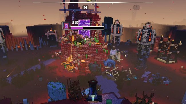 Creeper zerstören ein Portal in Minecraft Legends