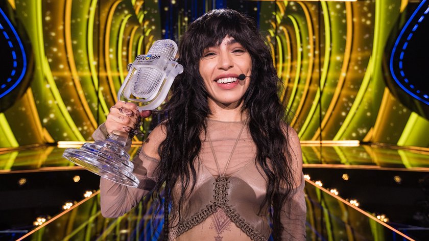 Loreen mit dem ESC Pokal 2023