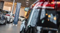 Unternehmen ziehen die Handbremse: Angebotslücken bei E-Autos in der Kritik