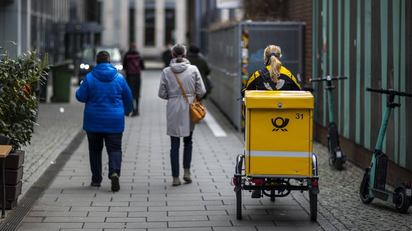 wie lange arbeitet die post heute