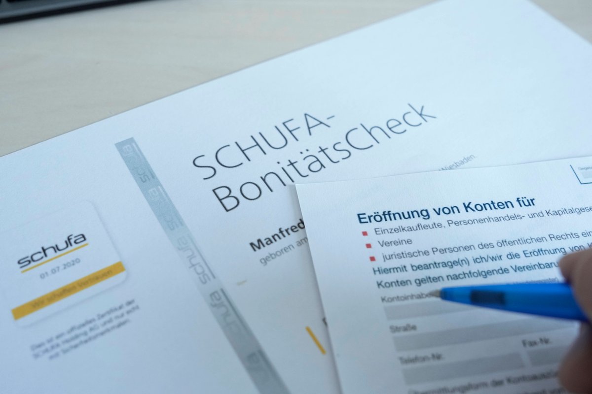 Schufa Bonita%CC%88tscheck Auskunft IMAGO Political Moments rcm1200x0u Schufa verrät: Diese Daten sind vor uns sicher – noch