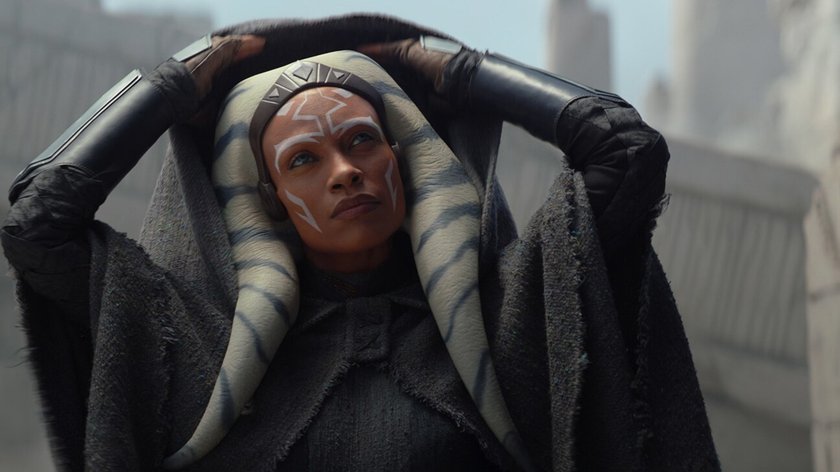 Das Bild zeigt Ahsoka aus der gleichnamigen Serie für Disney+