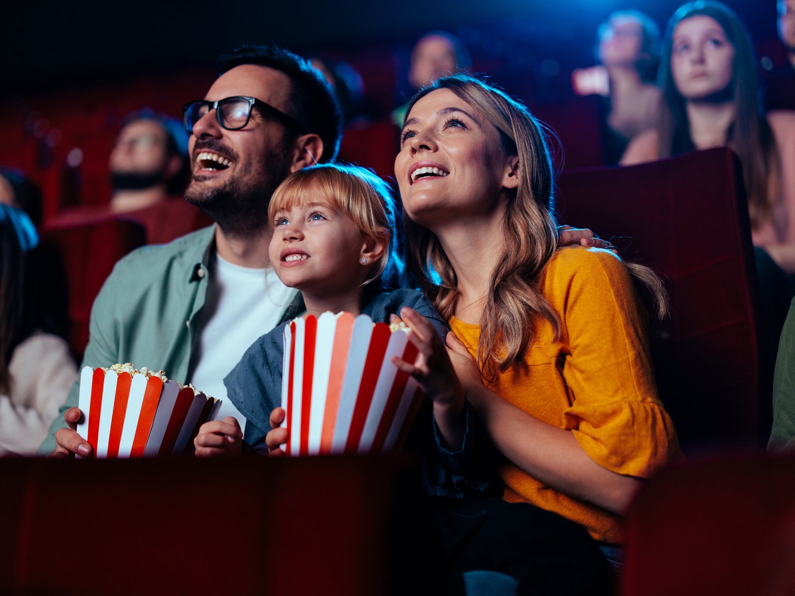 Darf man Essen und Getränke ins Kino mitnehmen?