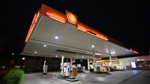 Shell macht Ernst: Verbrenner-Fahrer in Städten bald auf sich gestellt