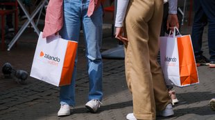 Alternative zu Zalando: So könnt ihr mit Online-Shopping Gutes tun