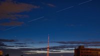 Lichterkette am Himmel heute Nacht: Was steckt dahinter?