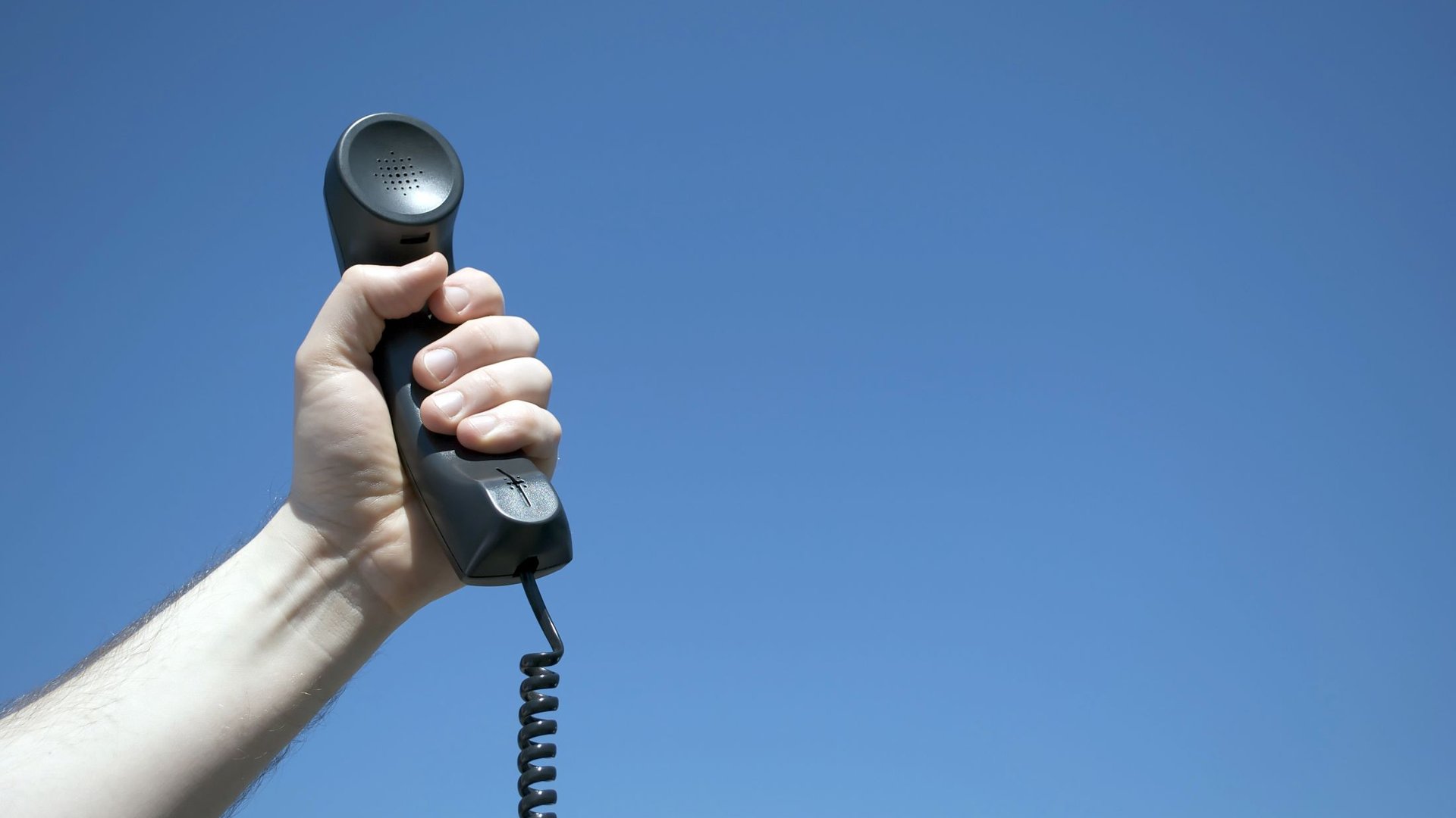 Nummer 03046690013 ruft an was tun?