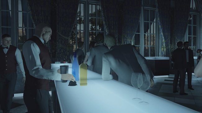 Agent 47 macht sich gut als Barkeeper