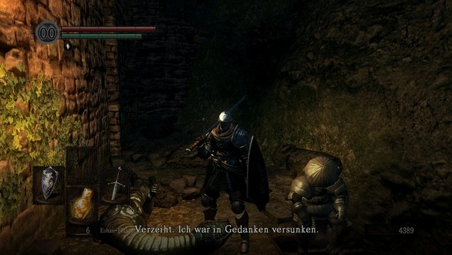 Den Zwiebelkopf Siegmeyer, der vorher vor Sens Festung saß, trefft ihr später neben der Rollrampe mit dem Felsbrocken. Seid vorsichtig bei den Echsen neben ihm.