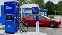 Sinnloser Vorstoß für E-Autos: Tankstellen-Boss spricht Machtwort