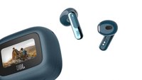JBL zeigt neue Kopfhörer mit nützlichem Display-Ladecase
