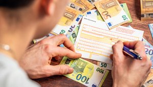 Achtung bei Überweisungen: Mit „Kokain und Plutonium“ setzt ihr euer Bankkonto aufs Spiel