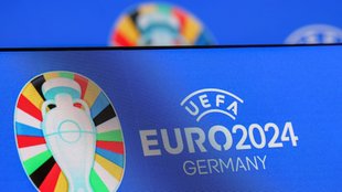 EM 2024 Sticker & Album sind da: Das ist ärgerlich (Topps statt Panini)