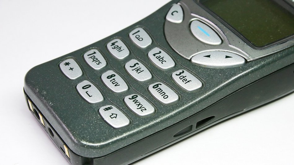 Nokia 3210 kehrt zurück: Unverwüstliches Kult-Handy feiert Comeback