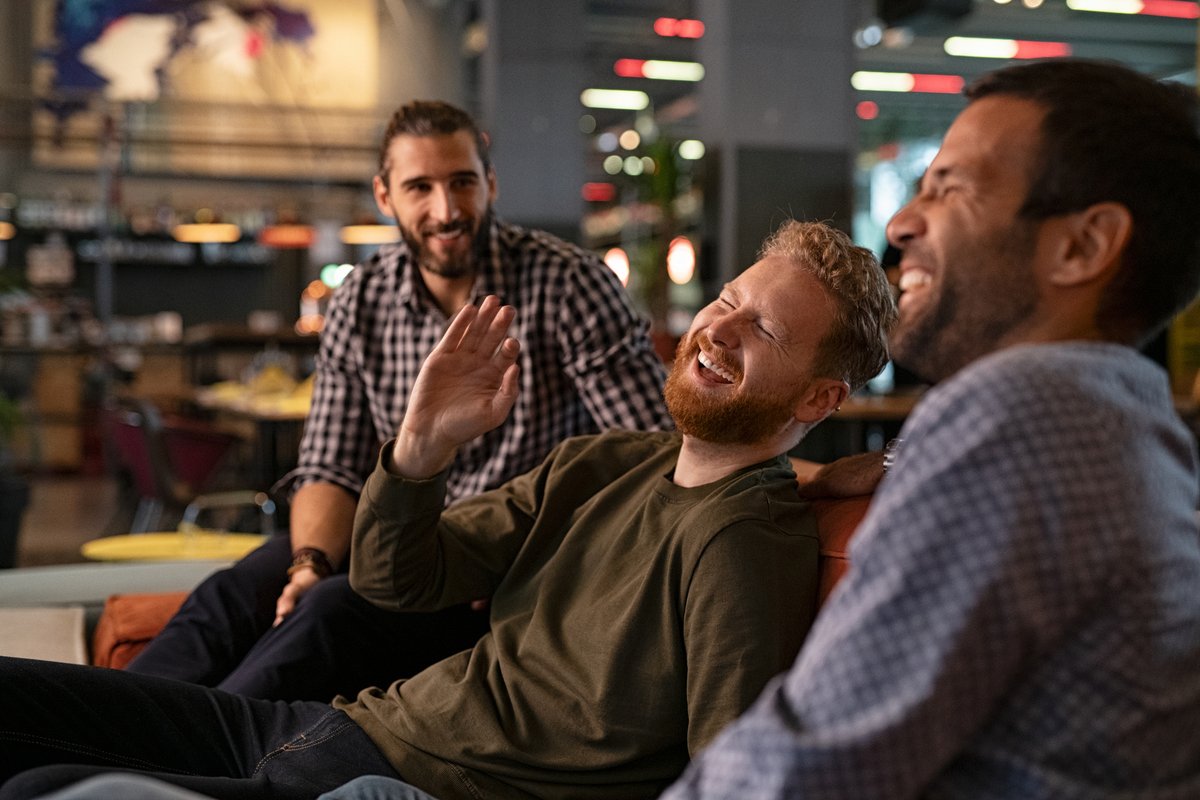 130 „Ich hab noch nie“Fragen für den lustigen Spieleabend