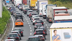ADAC warnt vor Mega-Stau am Wochenende – und gibt Autofahrern wichtigen Tipp