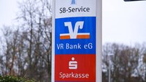 Ob Sparkasse oder Volksbank: Deutsche Bankkunden stehen sich selbst im Weg