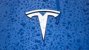 Tesla lässt Federn: Elon Musks E-Autos schmieren massiv ab