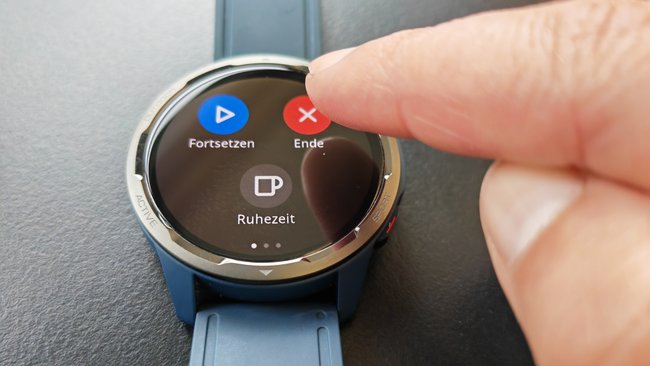 Eine Sportsession abzubrechen ist mit der Xiaomi Watch S1 Active nicht immer so leicht (Bildquelle: GIGA).