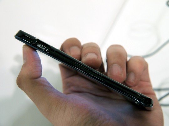 Fujitsu Arrows F-07D - Das dünnste Smartphone der Welt