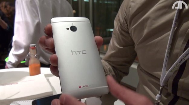 HTC One: Hands-On-Video zur Hardware von der Deutschland-Präsentation