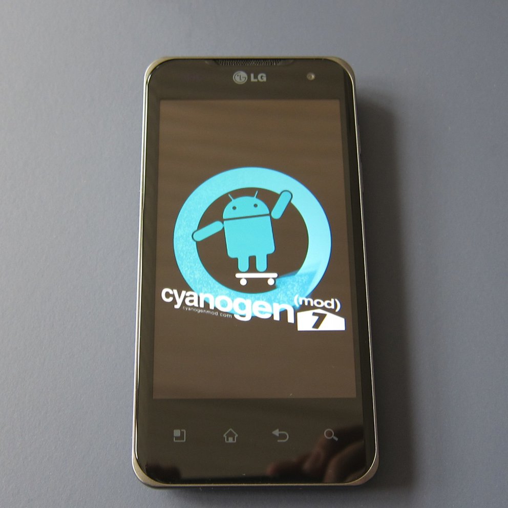 LG Optimus Speed: Gingerbread dank CyanogenMod-Testversion
