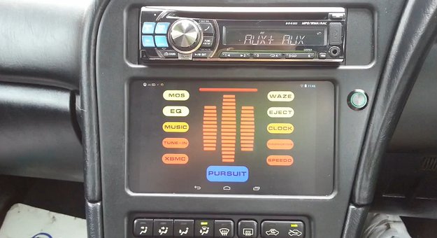 Nexus 7: Einsatz als KFZ-Bordcomputer im Knight Rider-Look