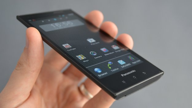 Panasonic Eluga: Design-Sturm im Wasserglas