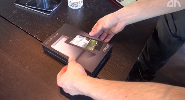 ASUS Fonepad: Unboxing des Intel-Tablets mit Telefoniefunktion